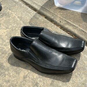 Men’s black dress shoe